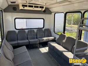 2011 Express Cutaway Shuttle Bus 8 Washington Diesel Engine for Sale