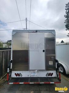 2011 Mt45 All-purpose Food Truck Awning British Columbia Diesel Engine for Sale