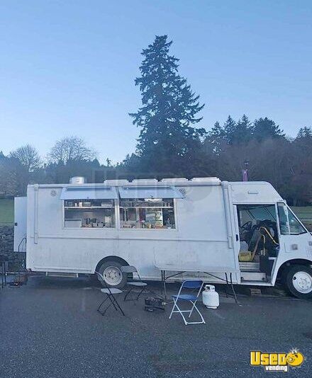 2011 Mt45 All-purpose Food Truck British Columbia Diesel Engine for Sale