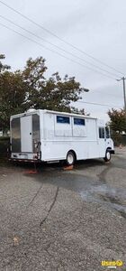 2011 Mt45 All-purpose Food Truck Stainless Steel Wall Covers British Columbia Diesel Engine for Sale