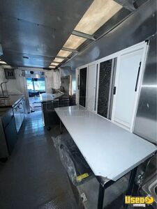 2011 Workhorse All-purpose Food Truck Work Table Michigan Gas Engine for Sale