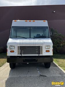 2011 Workhorse W62 All-purpose Food Truck Spare Tire Ohio Gas Engine for Sale