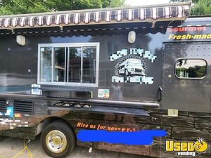 2011 Ws 62 All-purpose Food Truck Stainless Steel Wall Covers New Jersey Diesel Engine for Sale