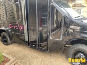 2012 E-350 Mobile Hair Salon Mobile Hair & Nail Salon Truck Cabinets Tennessee Gas Engine for Sale