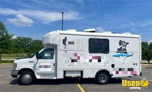 2012 Mobile Pet Grooming Trailer Pet Care / Veterinary Truck Air Conditioning Kansas for Sale