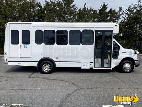 2013 E450 Wheelchair Shuttle Bus Shuttle Bus New York Gas Engine for Sale