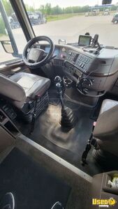 2013 Vnl Volvo Semi Truck Tv Michigan for Sale
