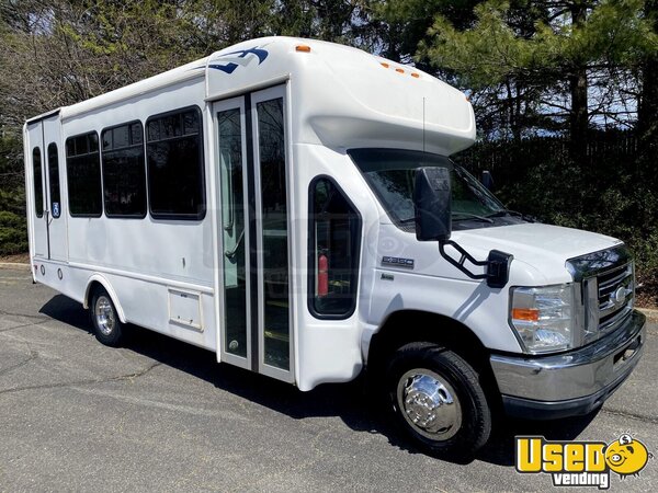 2014 E-350 Shuttle Bus New York Gas Engine for Sale