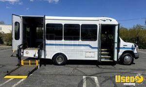 2014 E350 Shuttle Bus New York Gas Engine for Sale