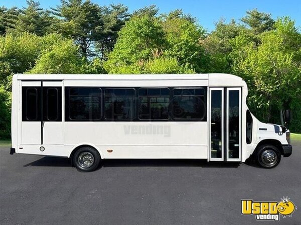 2014 E450 Starcraft Wheelchair Shuttle Bus Shuttle Bus New York Gas Engine for Sale