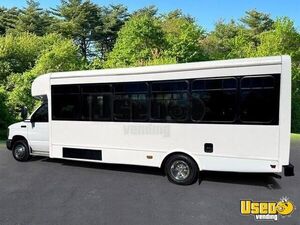 2014 E450 Starcraft Wheelchair Shuttle Bus Shuttle Bus Transmission - Automatic New York Gas Engine for Sale