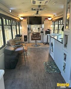 2014 Starcraft Mobile Hair & Nail Salon Truck Awning Texas Diesel Engine for Sale