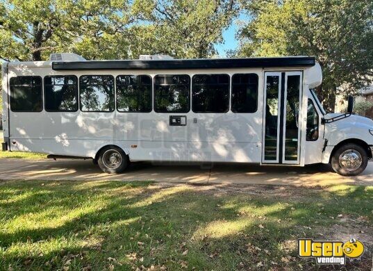 2014 Starcraft Mobile Hair & Nail Salon Truck Texas Diesel Engine for Sale