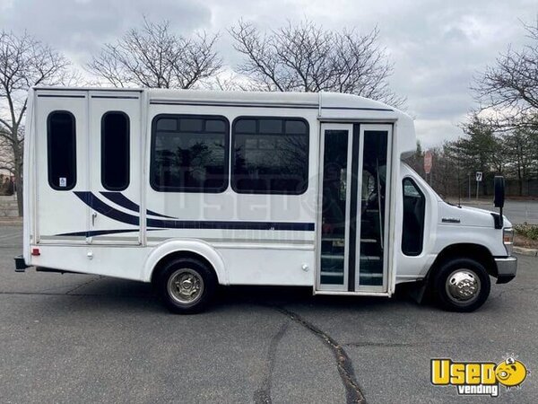 2015 E-350 Non-cdl Wheelchair Shuttle Bus Shuttle Bus New York Gas Engine for Sale