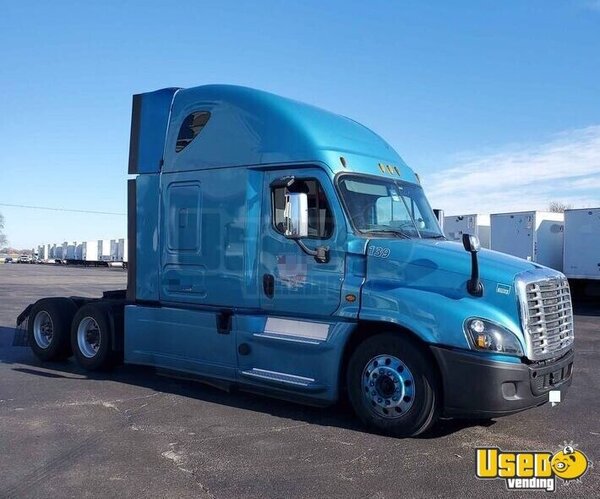 2015 Freightliner Semi Truck Missouri for Sale