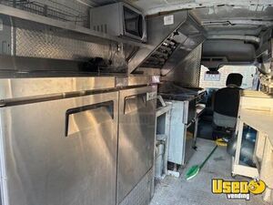 2015 Transit Kitchen Food Truck All-purpose Food Truck Diamond Plated Aluminum Flooring Massachusetts Gas Engine for Sale