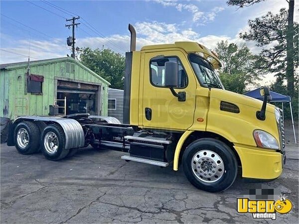 2016 Cascadia Freightliner Semi Truck Alabama for Sale