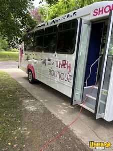 2016 Goshen Mobile Boutique Removable Trailer Hitch Ohio Gas Engine for Sale