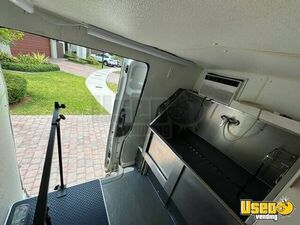 2018 Mobile Pet Grooming Van Pet Care / Veterinary Truck Insulated Walls Florida for Sale