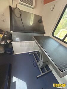 2018 Pet Grooming Trailer Pet Care / Veterinary Truck Electrical Outlets Colorado for Sale