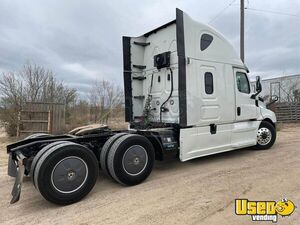 2019 Cascadia Freightliner Semi Truck 4 Texas for Sale