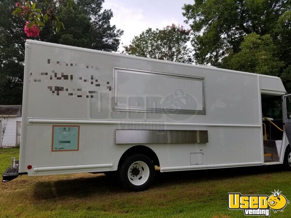 Low Mileage 2019 Ford F59 Food Truck | Super Fresh Professional Mobile ...