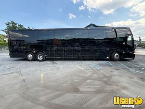 2019 J4500 Coach Bus Massachusetts Diesel Engine for Sale