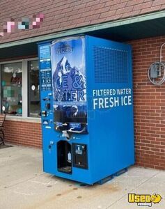 2021 Vx4 Bagged Ice Machine 2 Michigan for Sale