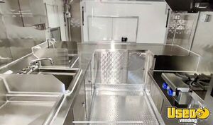 2022 Custom Kitchen Food Trailer Diamond Plated Aluminum Flooring Washington for Sale