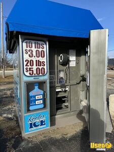 2023 Im1500 Bagged Ice Machine Illinois for Sale