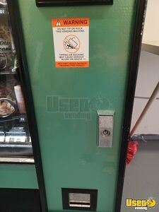 6600 Automatic Products Snack Machine 4 California for Sale