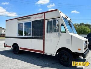 GMC P3500 Kitchen Food Vending Truck with ProTex Fire Suppression System for Sale in Delaware!