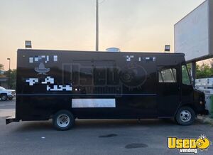 Chevrolet P30 Step Van Food Vending Truck with Lightly Used 2021 Kitchen for Sale in Maryland!