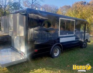 Chevrolet P30 Kitchen Food Vending Truck with Fire Suppression System for Sale in Massachusetts!