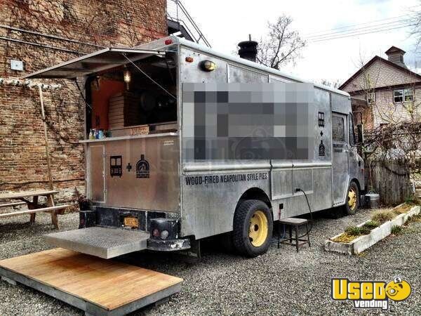 1982 Gruman Kurbmaster Wood Fired Pizza Oven Food Truck