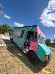 Se vende lonchera y para raspados la traila tiene plancha y para mantener  la comida caliente refigerador con p for Sale in Liberty Hill, TX - OfferUp