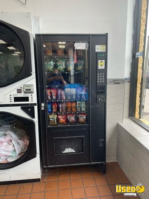 https://www.usedvending.com/image/ams-snack-machine-2-pennsylvania-cc43716-3e.jpg