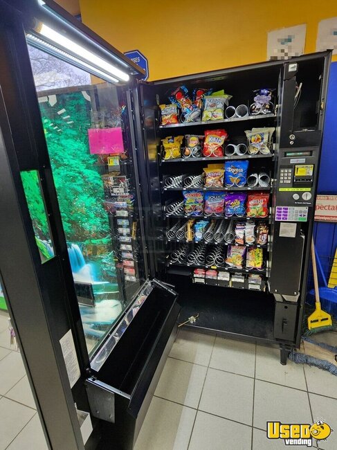 Automatic Products Snackshop AP123 Snack Vending Machine For Sale in New  York