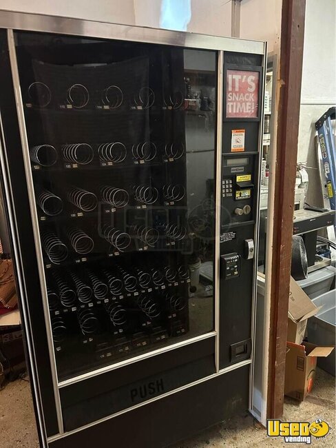 Automatic Products Snack Machine Texas for Sale