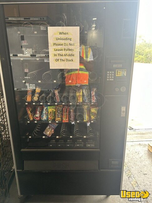 Automatic Products Snack Machine Texas for Sale