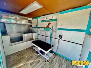 Dog Grooming Trailer Pet Care / Veterinary Truck 8 Texas for Sale