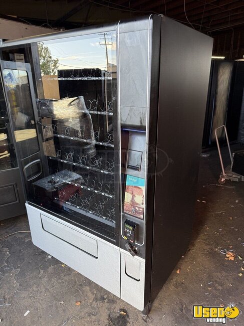 Evoke 6 Usi Snack Machine 2 California for Sale