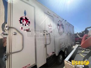 Five Stall Bathroom Trailer Restroom / Bathroom Trailer Generator California for Sale