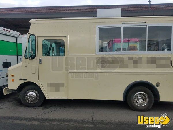 Chevy Grumman Food Truck | Wyss Catering Truck