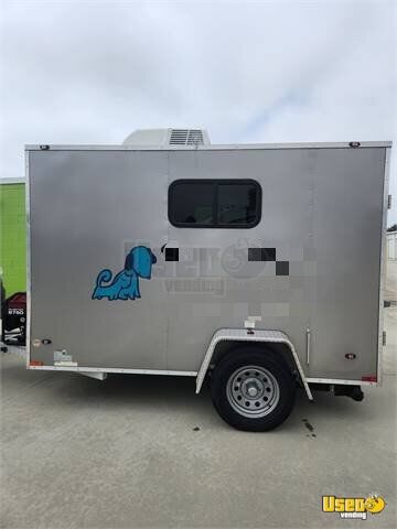 Mobile Dog & Cat Groomer Pet Care / Veterinary Truck California for Sale