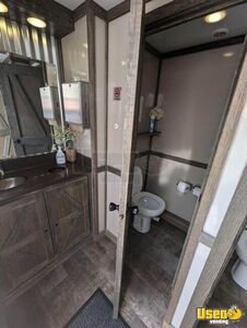 Mobile Restroom Trailer Restroom / Bathroom Trailer Water Tank Wisconsin for Sale