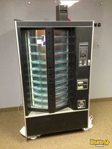 Rowe Showcase Vending Merchandiser Soda Vending Machines Minnesota for Sale