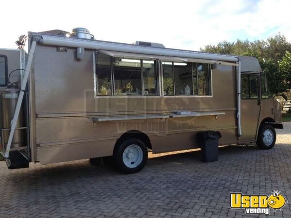 Freightliner Food Truck - Commercial Food Truck - Commercial Mobile Kitchen