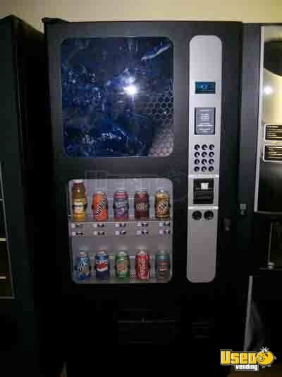 Electrical Snack & Soda Vending Machines :: VendNet CB500 Cold Drink Vendor